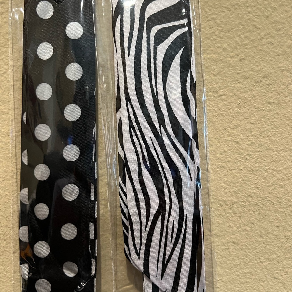 Twilly New in Package: Black and White Patterned Hair or Purse Accessories